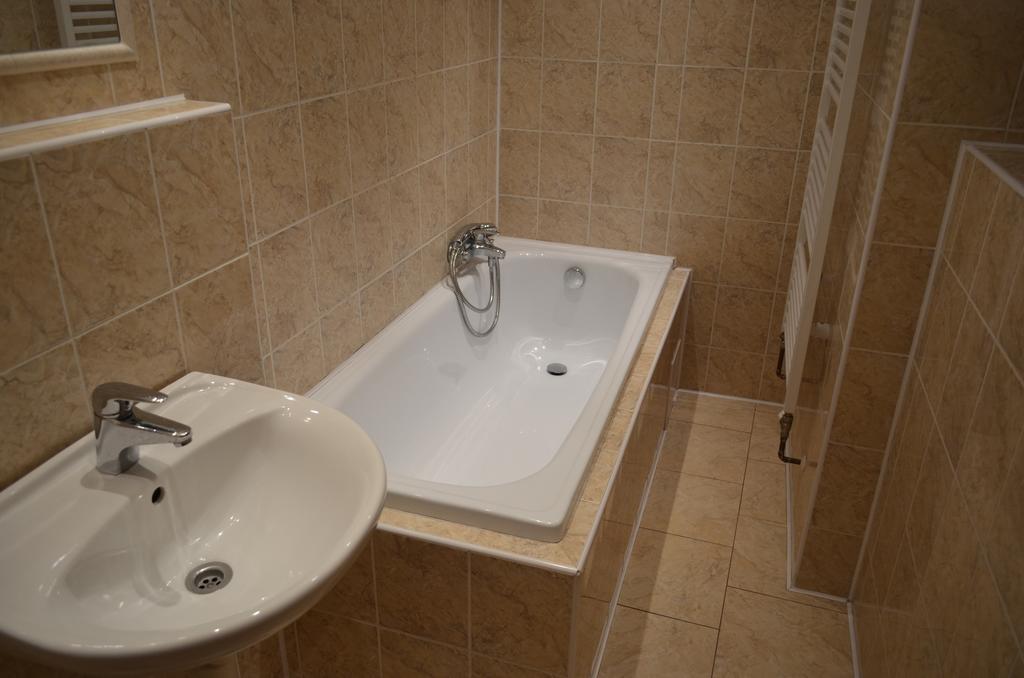 Ab Apartments Karlsbad Zimmer foto
